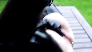 Spritze meine großen Titten draußen