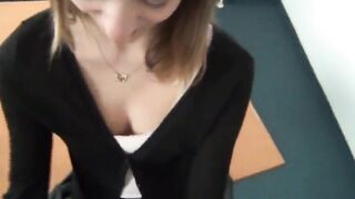 Büro-Abenteuer eines österreichischen Amateur-Paares