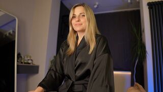 Horny Stepmom Finds Out What's Wrong With Your Dick