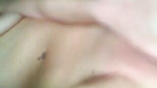 Deutsche Rothaarige Mella kommt in High Heels zum Orgasmus