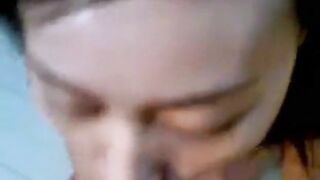 Minum Crot - Blowjob POV dengan Cewek Indonesia