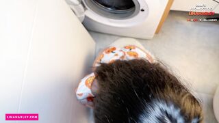 Üvey Ablasını Sıkıştığı Çamaşır Makinesinden Kurtardı | Step Sister Stuck in Washing Machine Rescued By Step Bro