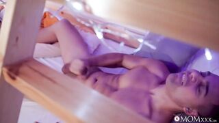 Stepmom shows me how to use my cock - MOM XXX