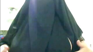 Big-Tit Swiss Hijabi Amateur