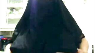Big-Tit Swiss Hijabi Amateur