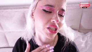 My step-sister was dumped by her boyfriend during ovulation, and as her step-brother, I helped her out with sex