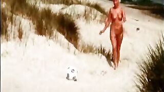 Deutsche Vintage-Nudisten am Strand - Sonnenfreunde 1980
