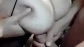 Kathleen White mit den großen Titten in schwarzen Dessous