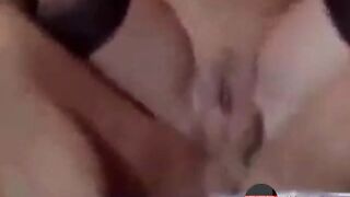 Kathleen White mit den großen Titten in schwarzen Dessous