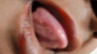 Mature Latina Squirts on Webcam