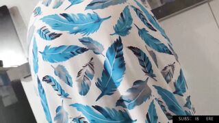 شرموطة مصرية بطيز مربرب يجنن قالعة الفيزون و تصرخ تقلو كفايه كده انا عوزاك تنكني جيني بسرعه عالبيت