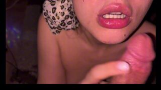 Abimin Arkadaşıyla Evde Yalnız Kalınca Dayanamadım Ağzıma Aldım