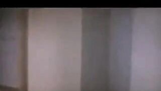 Quickie eines deutschen Amateurpaares im Aufzug endet mit Creampie