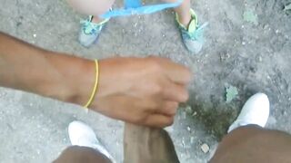 Exhibitionnisme en forêt - Pipe et branlette en plein air