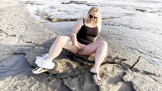 Blonde MILF Masturbates and Squirts on Public Beach