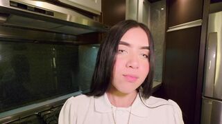 I show my penis to my stepsister before she goes to study