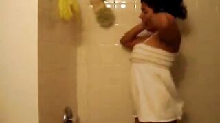 Indian Amateur Big-Tits Shower Webcam Striptease