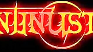 Üvey abla ve Üvey kız kardeşinin amcığını yalıyor