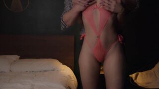 Cuckold Ties Up Babe and Cleans Another Man's Cum from Her Big Ass -2