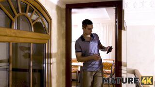 MATURE4K. Stepson has to give sexual pleasure to the mature beautys bush