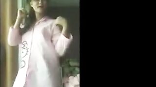 Beautiful Asian Ladyboy Dancing