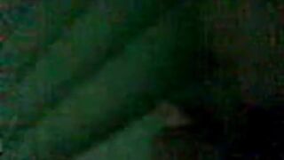 Naken i allmänheten: Svensk flicka på trappor i Jönköping