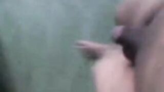 Naken i allmänheten: Svensk flicka på trappor i Jönköping