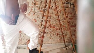 On a Building Site, I Pay a Worker with Anal and Get Cum in My Ass