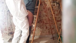 On a Building Site, I Pay a Worker with Anal and Get Cum in My Ass