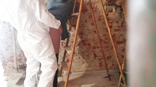 On a Building Site, I Pay a Worker with Anal and Get Cum in My Ass