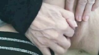 Belle maman sur Skype -2