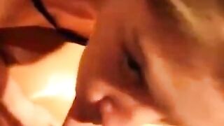 Svensk blond amatör suger Hardcore