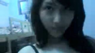 Indonesian Amateur Asian Teen Shows Her Body