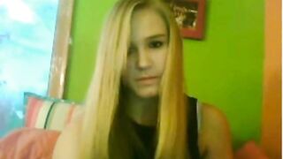 Blonde Webcam Girl Masturbates and Shows Her Pussy