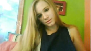 Blonde Webcam Girl Masturbates and Shows Her Pussy