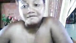 Black African Webcam Girl Nirina from Sambava, Madagascar