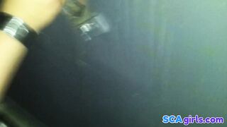 Svenska Hustruns Glory Hole Handjob