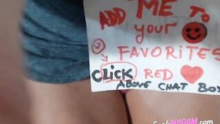 Hot Amateur Chick Masturbating on Webcam