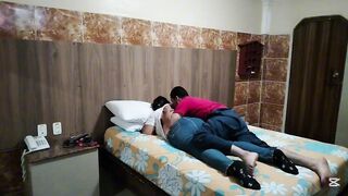 They invited me to a motel and they end up giving me the best black kiss and it comes very good.