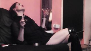 Dirtytalk auf Deutsch mit einer sexy Brünetten in High Heels