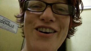 Geile MILF im Schwimmbad hart durchgenommen!