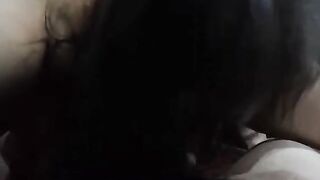 Meine Frau bläst einen großen Schwanz im Latex-Kostüm -2