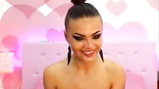 Hot Chick Deepthroats Pink Dildo on Webcam -2
