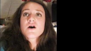 Orgasmic Eye-Candy Amateur Plays with her Webcam