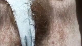 Die dreckige haarige Falte einer deutschen Frau