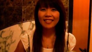 Sexy Japanese Girl in a Love Hotel - Amateur Asian Milf