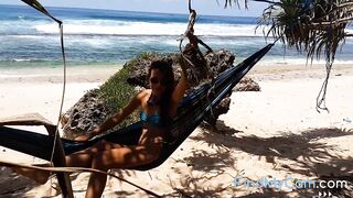 Public Pussy & Anal Play at Surfers Beach