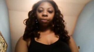Ghetto Ebony Spreads Her Ass on Webcam