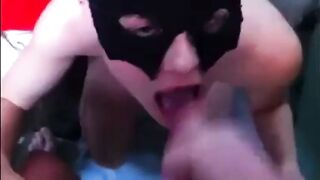 Deutsches Amateur-Mädchen Deepthroat Gesichtsbehandlung