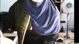 Arab Amateur Carole75 Gives a Blowjob in a Veil